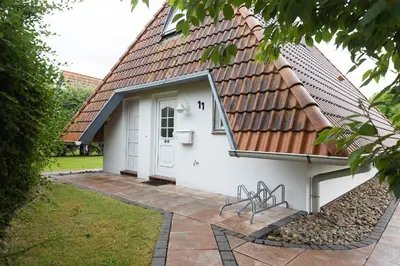 Das Gebäude in dem sich das Ferienhaus befindet