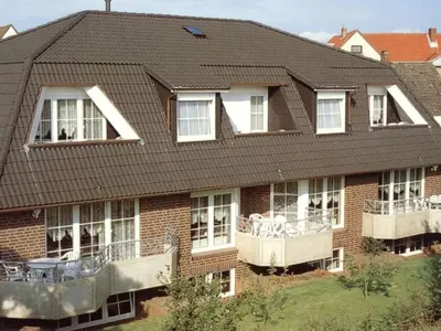 Das Gebäude in dem sich das Ferienhaus befindet