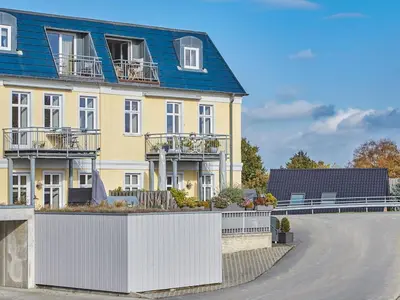 Das Gebäude in dem sich das Ferienhaus befindet