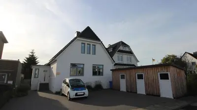 Das Gebäude in dem sich die Ferienwohnung befindet
