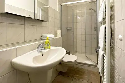 Ein Badezimmer in der Unterkunft Ferienwohnungen Reimann Wohnung 11