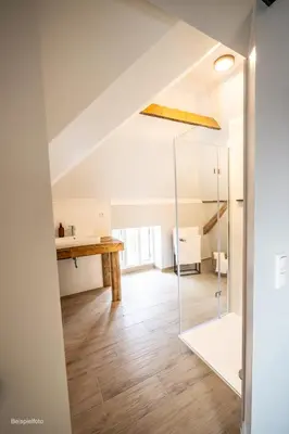 Ein Badezimmer in der Unterkunft 6 Zimmer 130 m2 Wundervoll sanierte Wohnung zentral ruhig hochwertig