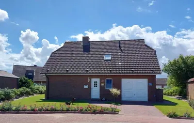 Das Gebäude in dem sich das Ferienhaus befindet