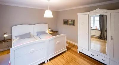 Ein Bett oder Betten in einem Zimmer der Unterkunft Brick House In Secluded Setting
