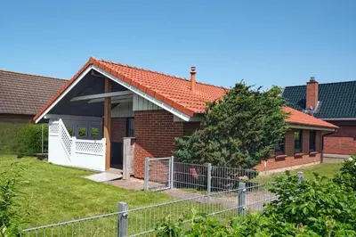 Das Gebäude in dem sich das Ferienhaus befindet