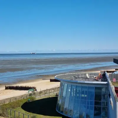 Wellen & Wind - Moderne Ferienwohnung mit Meerblick