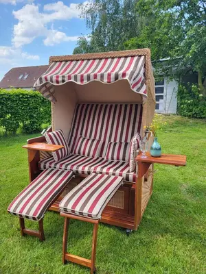 Ein Garten an der Unterkunft Ferienkate am Deich