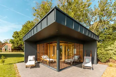 Das Gebäude in dem sich die Ferienwohnung befindet