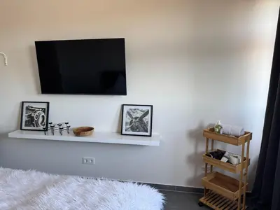 TV/Unterhaltungsangebot in der Unterkunft Pier 1 bis 4 gmütliche Zimmer mit Boxspringbett