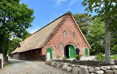 Das Gebäude in dem sich die Ferienwohnung befindet