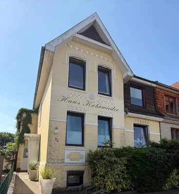 Das Gebäude in dem sich die Ferienwohnung befindet