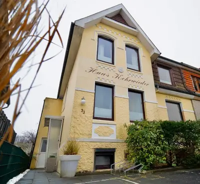 Das Gebäude in dem sich die Ferienwohnung befindet