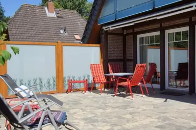 Das Gebäude in dem sich das Ferienhaus befindet