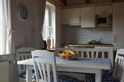 Küche/Küchenzeile in der Unterkunft 4 Personen Ferienhaus mit zwei Toiletten in Otterndorf