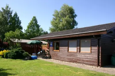 Das Gebäude in dem sich das Ferienhaus befindet