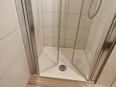 Ein Badezimmer in der Unterkunft 4 Personen Ferienhaus mit zwei Toiletten in Otterndorf