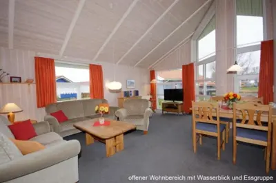 TV/Unterhaltungsangebot in der Unterkunft 4 Personen Angler-Ferienhaus mit privatem Bootsteg, direkter Seelage, Kanu und Sauna in Otterndorf