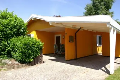 Das Gebäude in dem sich das Ferienhaus befindet