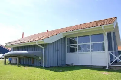 Das Gebäude in dem sich das Ferienhaus befindet
