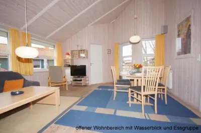 TV/Unterhaltungsangebot in der Unterkunft 6 Personen Ferienhaus mit privatem Bootsteg, direkter Seelage, Kanu, Whirlpool und Sauna in Otterndorf