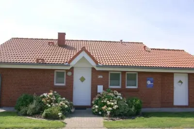 Das Gebäude in dem sich das Ferienhaus befindet