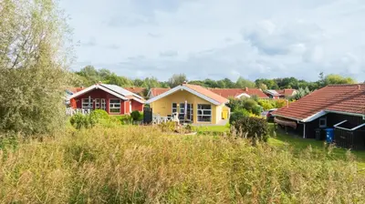 Das Gebäude in dem sich das Ferienhaus befindet