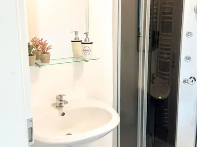 Ein Badezimmer in der Unterkunft Brunsbüttel City Apartments
