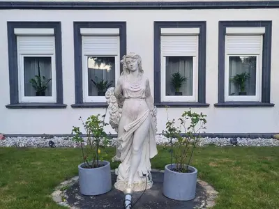 Ein Garten an der Unterkunft Ferienwohnung Vogel