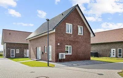 Das Gebäude in dem sich das Ferienhaus befindet
