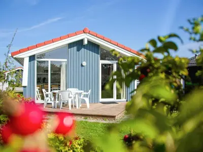 Das Gebäude in dem sich das Ferienhaus befindet