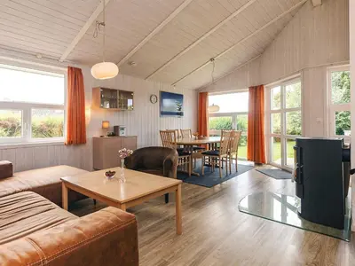TV/Unterhaltungsangebot in der Unterkunft 4 star holiday home in FRIEDRICHKOOG
