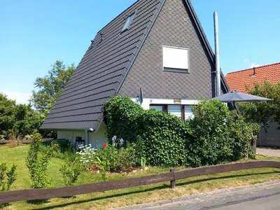 Das Gebäude in dem sich das Ferienhaus befindet