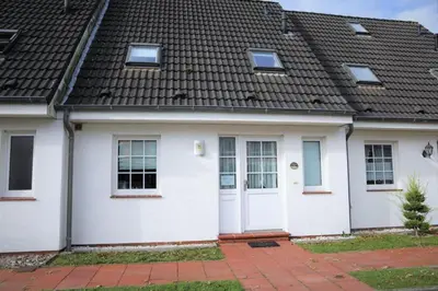 Das Gebäude in dem sich das Ferienhaus befindet
