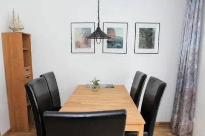 Ein Sitzbereich in der Unterkunft Wohnpark Steinmarne, Haus 07