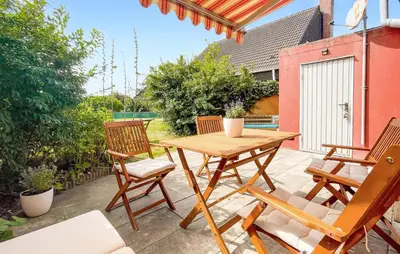 Ein Balkon oder eine Terrasse in der Unterkunft Stunning Home In Friedrichskoog With Wifi