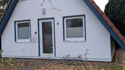 Das Gebäude in dem sich das Ferienhaus befindet