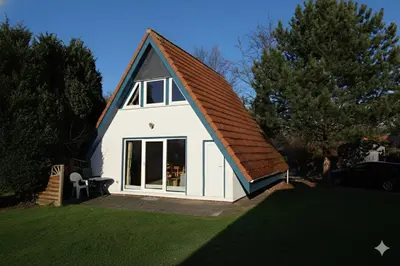Das Gebäude in dem sich das Ferienhaus befindet