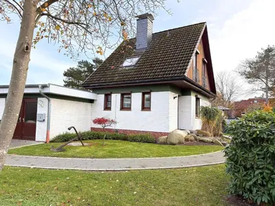 Das Gebäude in dem sich das Ferienhaus befindet