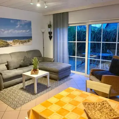 Holiday Home Sonniges Ferienhaus hinter dem Deich by Interhome