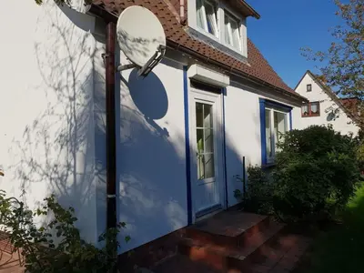 Das Gebäude in dem sich das Ferienhaus befindet