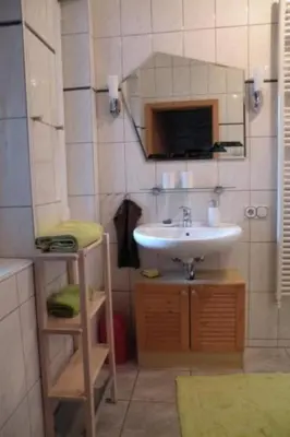 Ein Badezimmer in der Unterkunft Apartment Altes Pastorenhus by Interhome