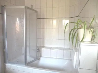 Ein Badezimmer in der Unterkunft Apartment Altes Pastorenhus by Interhome