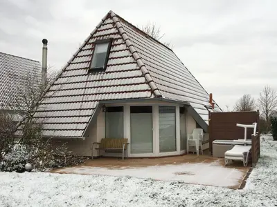 Holiday Home mit Terrasse- Grill und Garten by Interhome im Winter