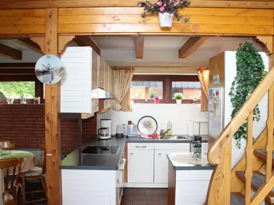 Küche/Küchenzeile in der Unterkunft Holiday Home Sandfoort in Friedrichskoog-Spitze by Interhome