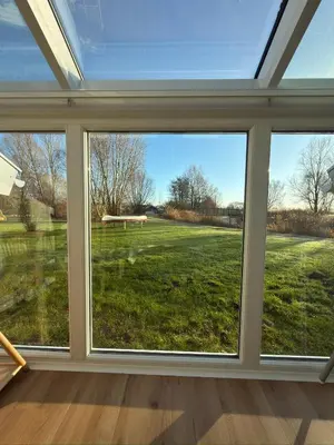 Ein Garten an der Unterkunft Fjordhaus am See - 6 Schlafzimmer, Seeblick, Sauna und Whirlpool