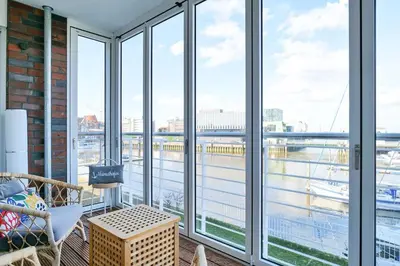 Ein Balkon oder eine Terrasse in der Unterkunft Haus Yachthafen, KY7
