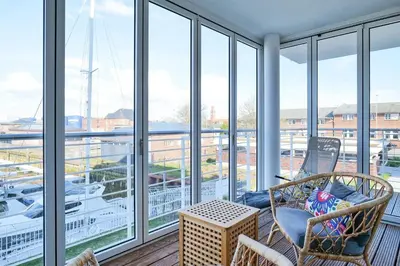 Ein Balkon oder eine Terrasse in der Unterkunft Haus Yachthafen, KY7