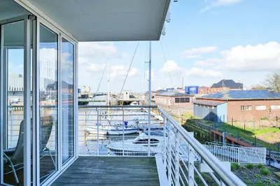 Ein Balkon oder eine Terrasse in der Unterkunft Haus Yachthafen, KY7