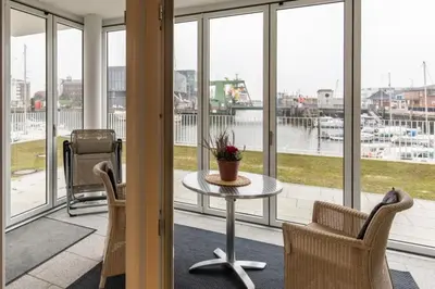 Ein Sitzbereich in der Unterkunft Haus Yachthafen, KY2