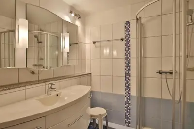 Ein Badezimmer in der Unterkunft Hohe Worth, H106